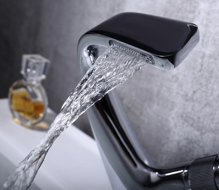 Kopalniška pipa armatura za lijak črna 